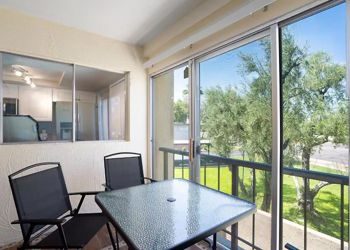 Desert Paradise In Arcadia ~ Pool, Hot Tub, Views! Apartment Phoenix